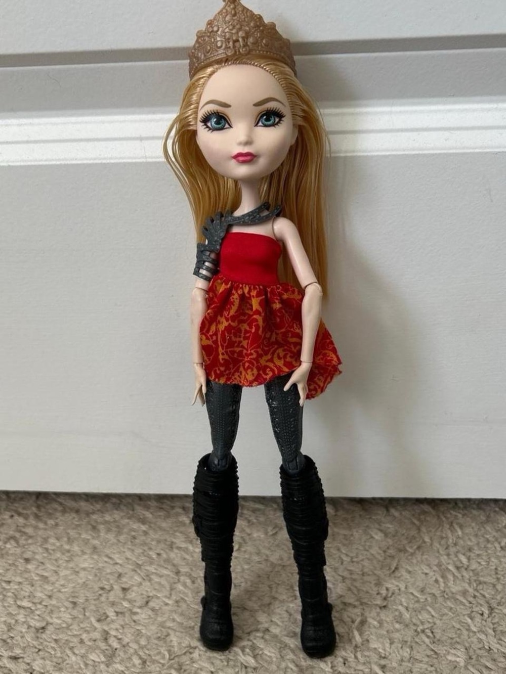 Apple White Ever After High Dragon Games Doll
